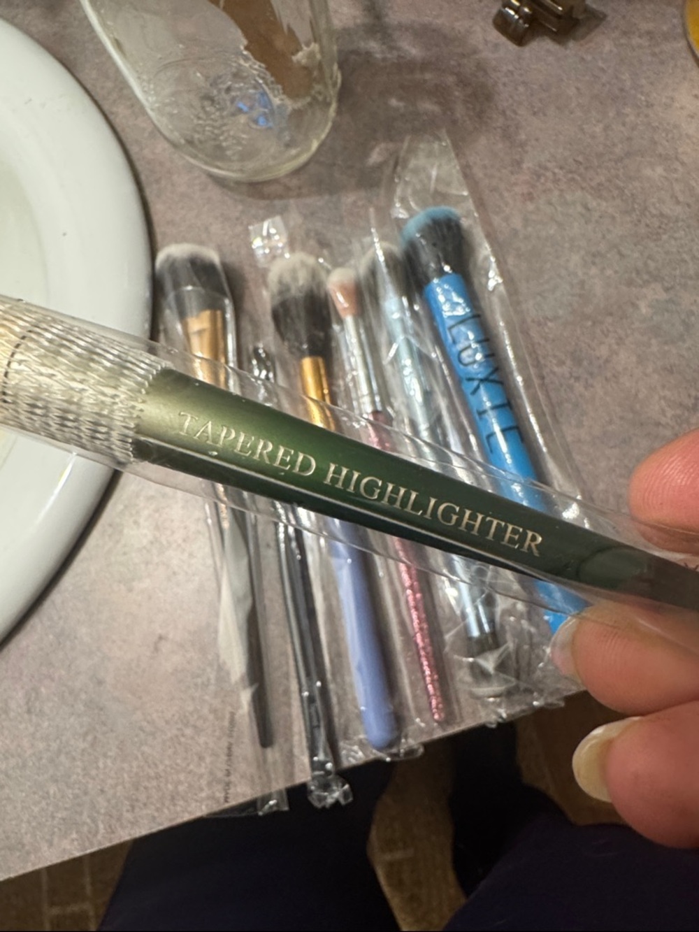 Multicolor Makeup Brushes - Picture 2 of 8